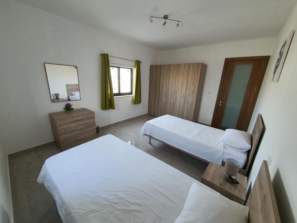 Pretty 2 Bedroom Apartment With Shared Pool St. Paul's Bay Exterior photo