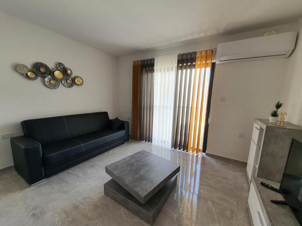 Pretty 2 Bedroom Apartment With Shared Pool St. Paul's Bay Exterior photo